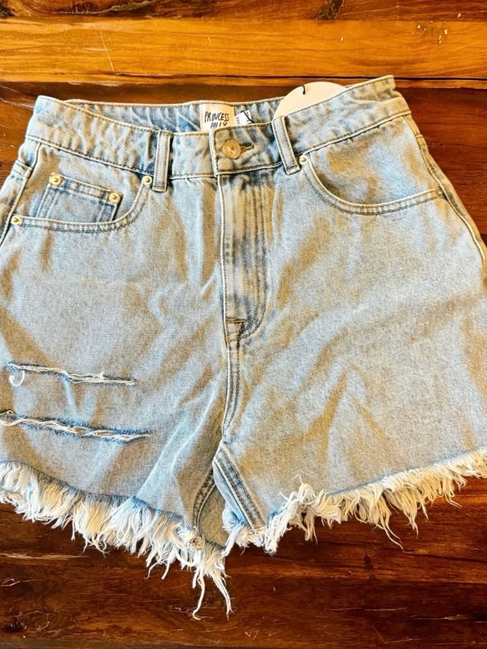 Princess Polly - On Tour Denim Mom Shorts Light Blue - size 4 - new with tags - Picture 3 of 4